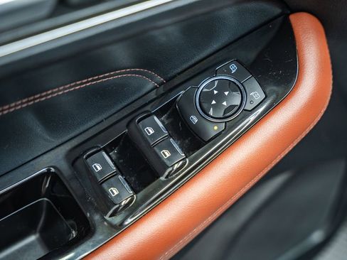 Used 2015 Ford Edge Titanium w/ Equipment Group 302A image 40