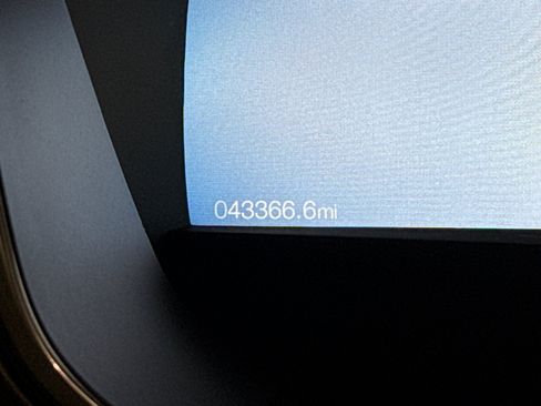 Used 2020 Ford Fusion SE FWD image 9