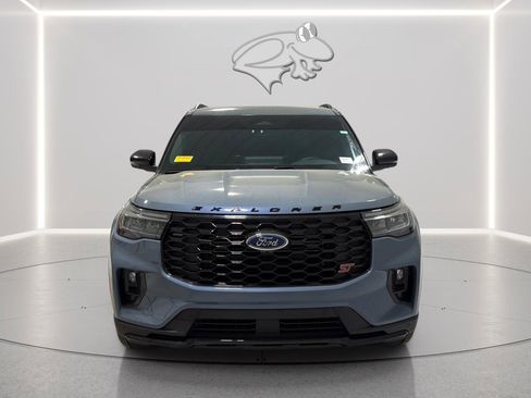 Used 2025 Ford Explorer ST w/ Sun And Sound Package image 8