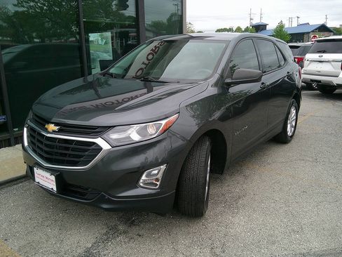 Used 2019 Chevrolet Equinox LS AWD/4WD image 2