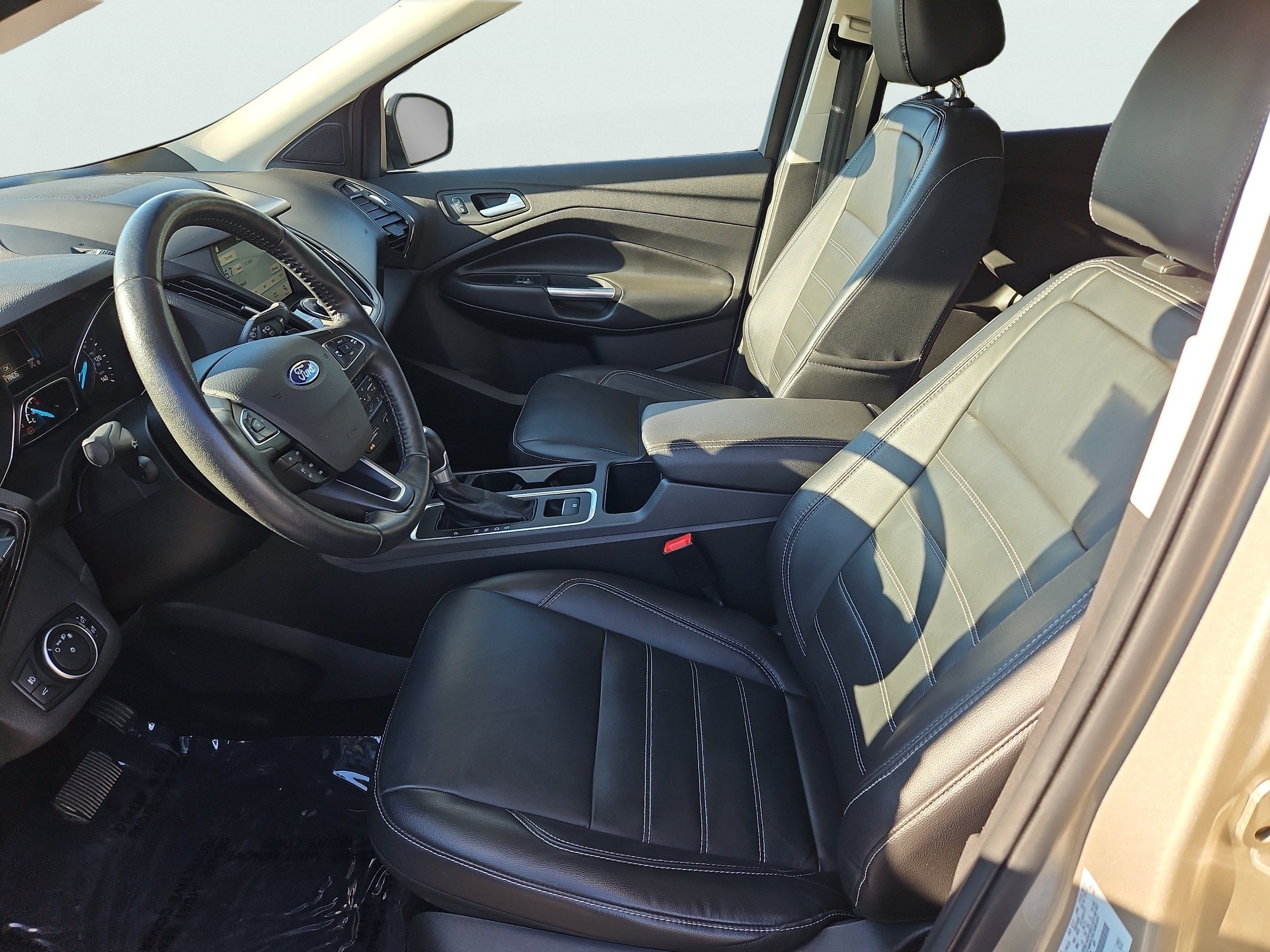 Used 2017 Ford Escape Titanium AWD/4WD image 33