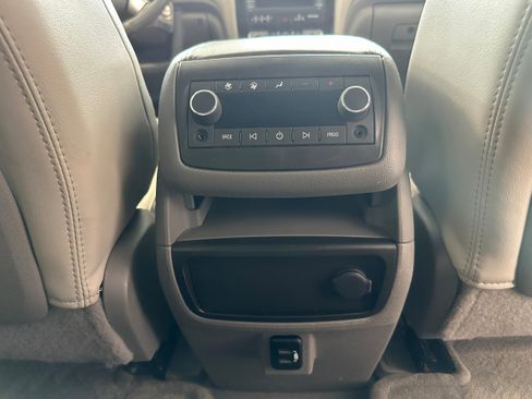 Used 2017 Chevrolet Traverse Premier image 15