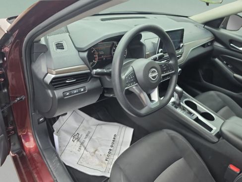 Used 2023 Nissan Altima 2.5 SV FWD image 14