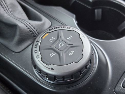 Used 2024 Ford Bronco Badlands image 24