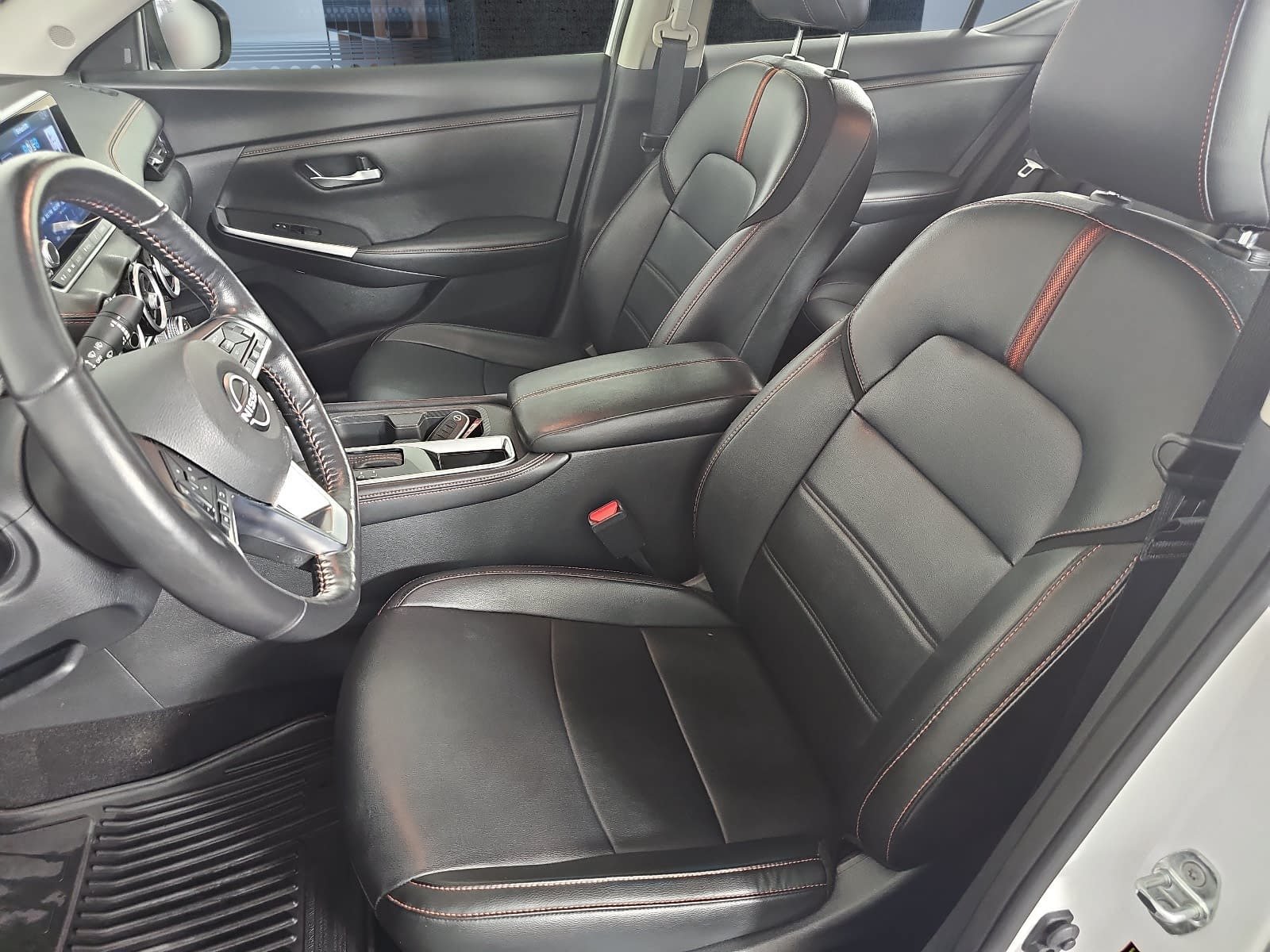 Used 2025 Nissan Sentra SR w/ SR Premium Package FWD image 12