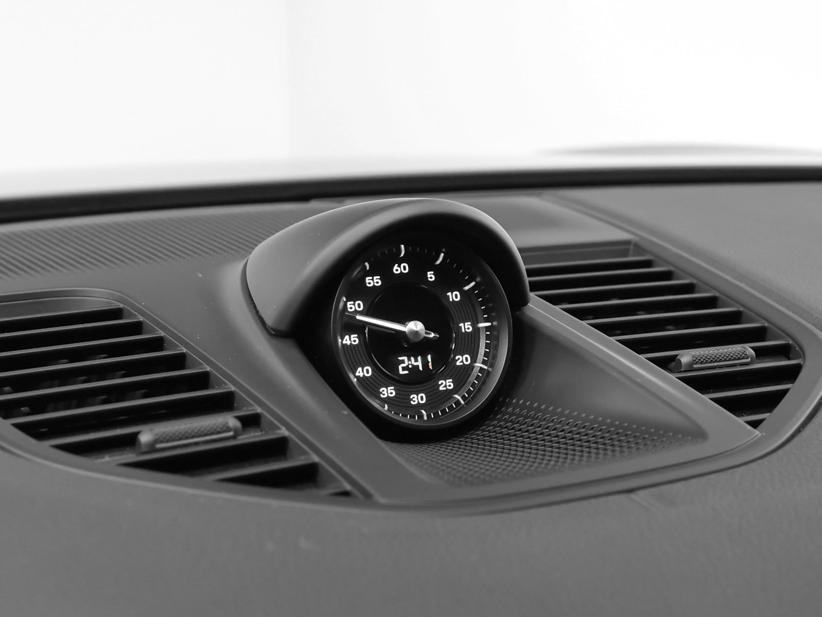 Certified 2025 Porsche Panamera 4 AWD/4WD image 37