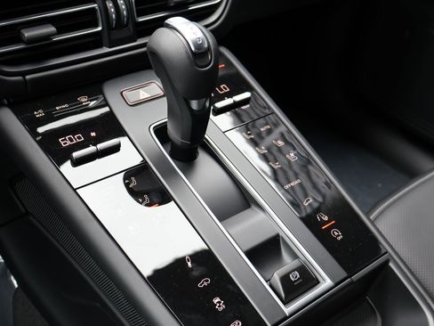 New 2026 Porsche Macan GTS AWD/4WD image 20