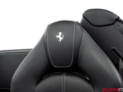 Used 2022 Ferrari F8 Tributo RWD image 43
