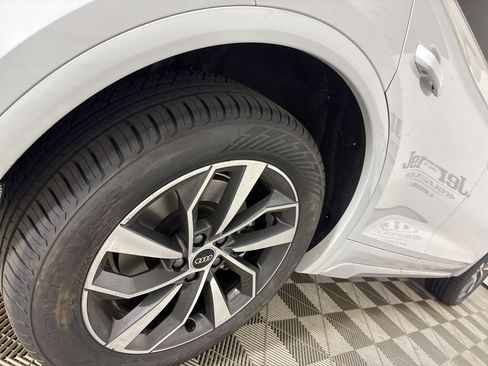 Used 2023 Audi Q5 2.0T Premium Plus w/ Premium Plus Package AWD/4WD image 32