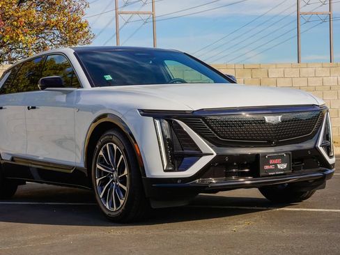 Used 2026 Cadillac Lyriq Sport w/ LPO, Floor Liner Package AWD/4WD image 5