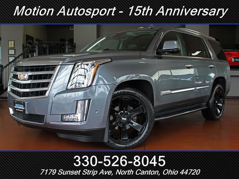 Used 2020 Cadillac Escalade Luxury AWD/4WD image 1