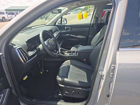 Used 2025 Kia Sorento EX w/ Panoramic Sunroof Package FWD image 7