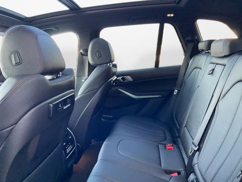 Used 2022 BMW X5 xDrive40i w/ Premium Package image 13