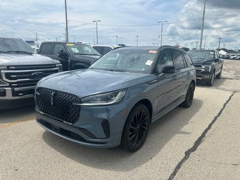 Used 2025 Lincoln Aviator Reserve w/ Equipment Group 201A AWD/4WD image 1