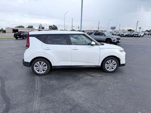 Used 2021 Kia Soul LX FWD image 8