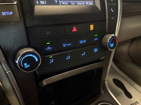 Used 2017 Toyota Camry LE w/ Protection Package (Q2) FWD image 15
