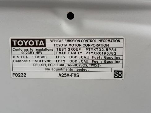 Used 2023 Toyota Sienna XLE FWD image 25