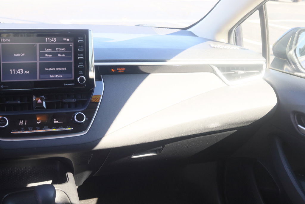 Used 2021 Toyota Corolla LE FWD image 18