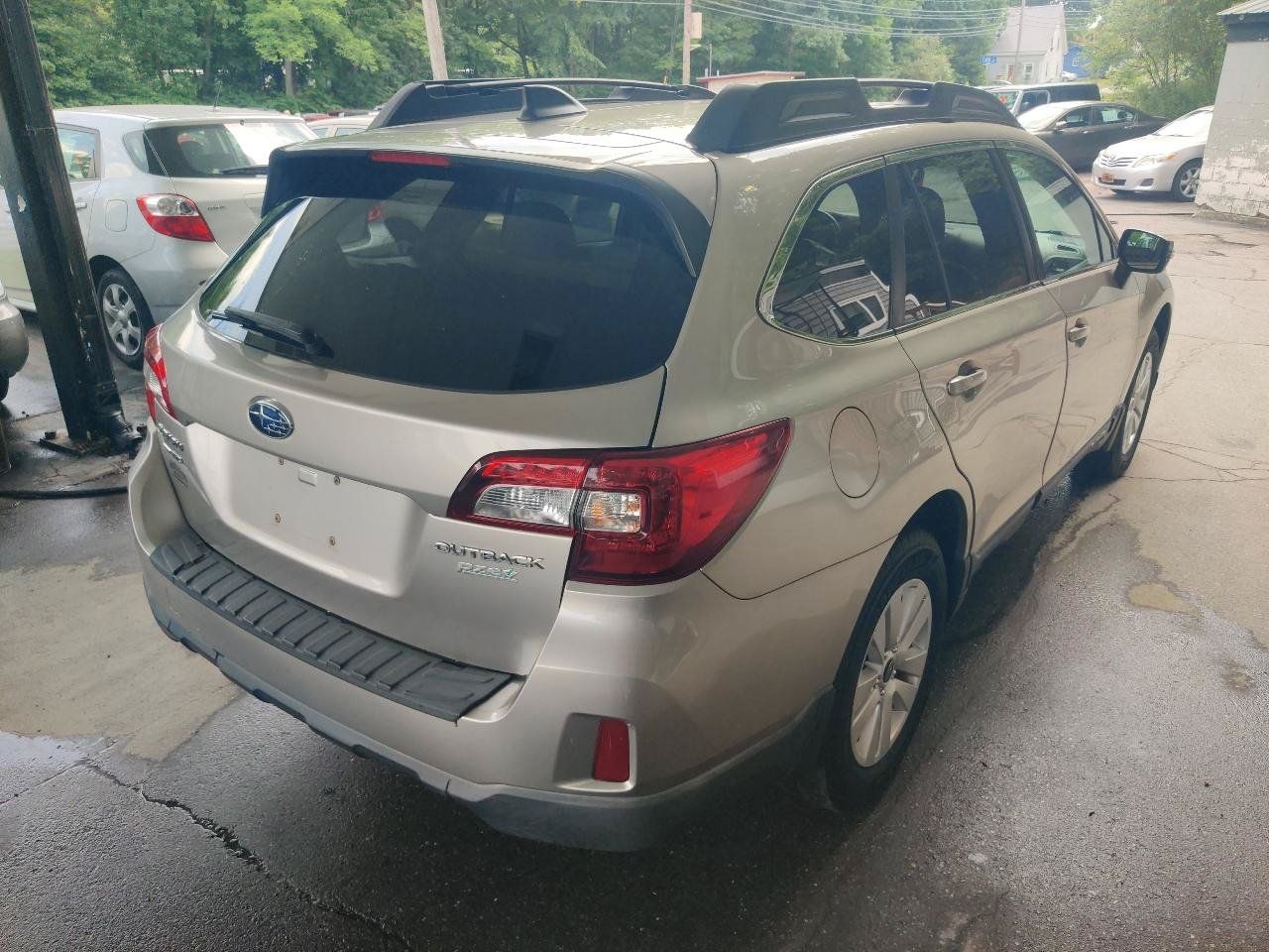Used 2017 Subaru Outback 2.5i Premium AWD/4WD image 6