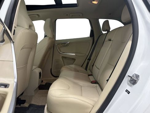 Used 2016 Volvo XC60 T5 Premier w/ Proximity Package AWD/4WD image 12