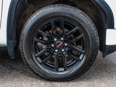 Used 2022 GMC Sierra 1500 Elevation w/ X31 Off-Road Package AWD/4WD image 7