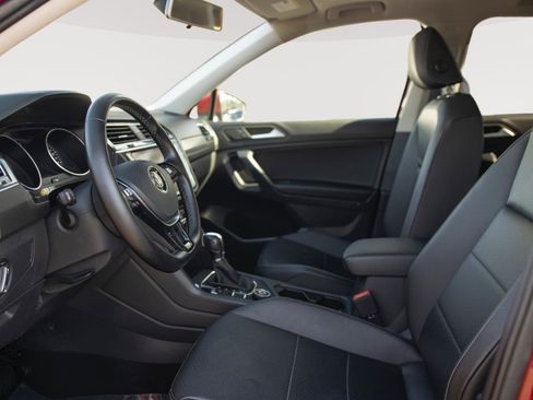 Used 2019 Volkswagen Tiguan SEL image 2