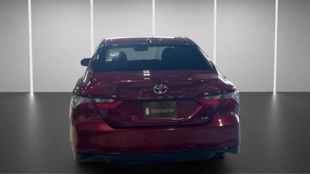 Used 2021 Toyota Camry LE FWD image 10