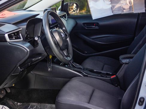 Used 2023 Toyota Corolla LE w/ Carpet Mat Package (TMS) image 17