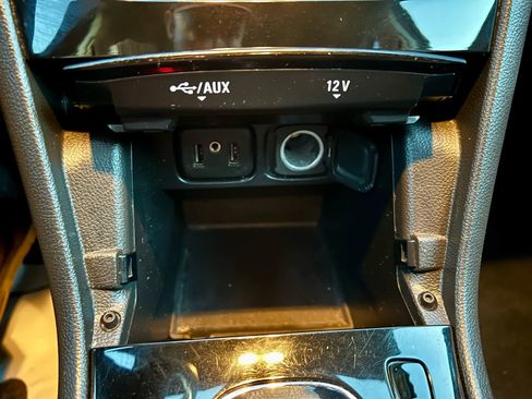 Used 2021 Buick Encore Preferred AWD/4WD image 25