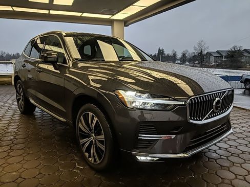 Used 2022 Volvo XC60 B5 Inscription w/ Advanced Package image 3