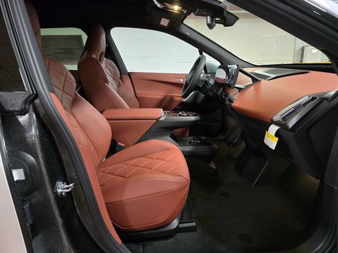 Used 2026 BMW iX xDrive60 w/ M Sport Package AWD/4WD image 10