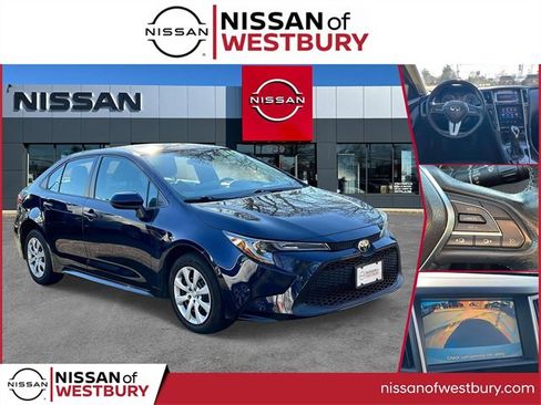 Used 2022 Toyota Corolla LE image 1