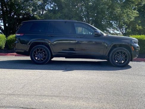 Used 2024 Jeep Grand Cherokee L Summit AWD/4WD image 2