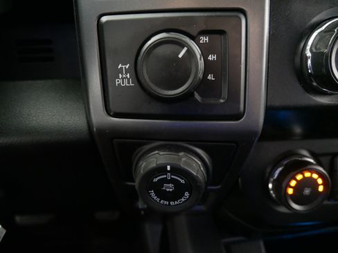Used 2020 Ford F150 XLT w/ Equipment Group 302A Luxury AWD/4WD image 29
