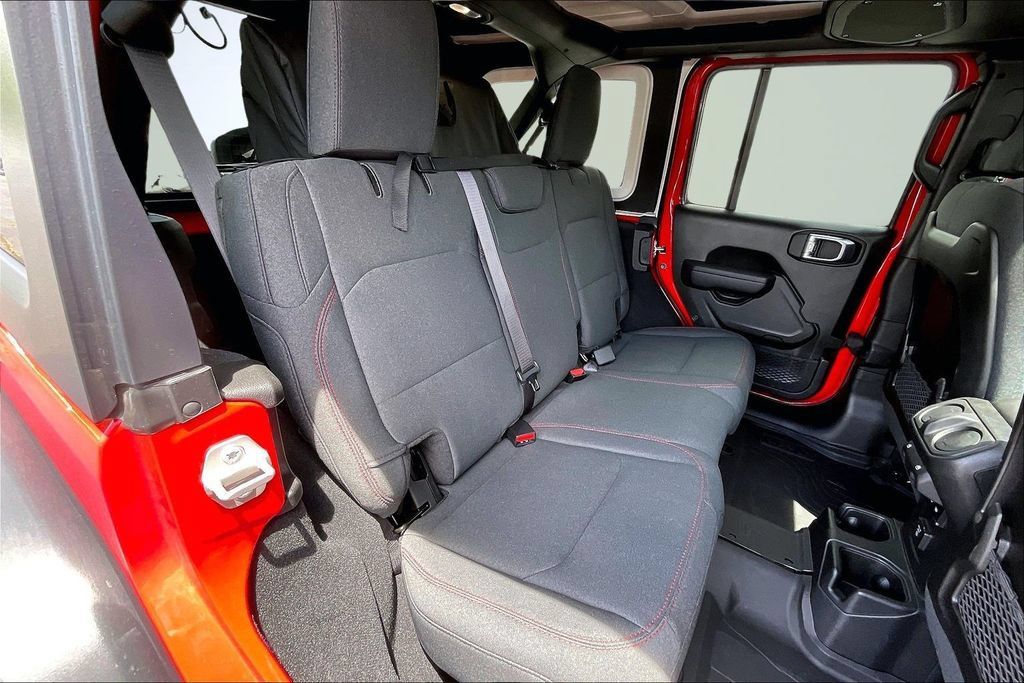 Used 2024 Jeep Wrangler Unlimited Rubicon w/ Safety Group AWD/4WD image 26