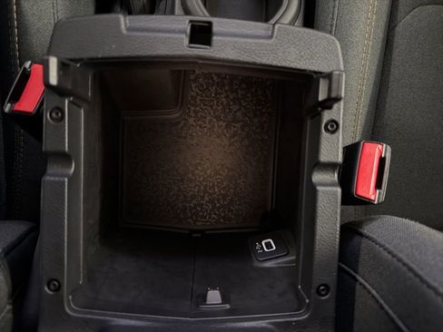 Used 2024 Jeep Wrangler Sport image 19