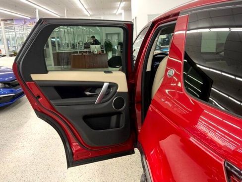 Used 2020 Land Rover Discovery Sport S image 30