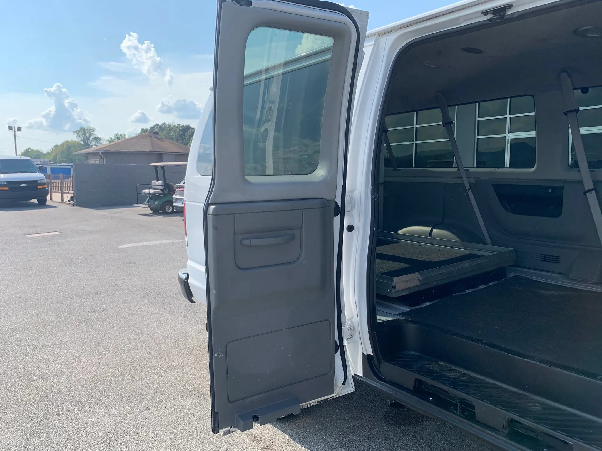 Used 2011 Ford E-350 and Econoline 350 XL w/ Interior Upgrade Pkg RWD image 26