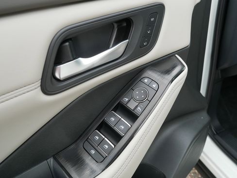 Certified 2023 Nissan Rogue SL w/ SL Premium Package AWD/4WD image 19