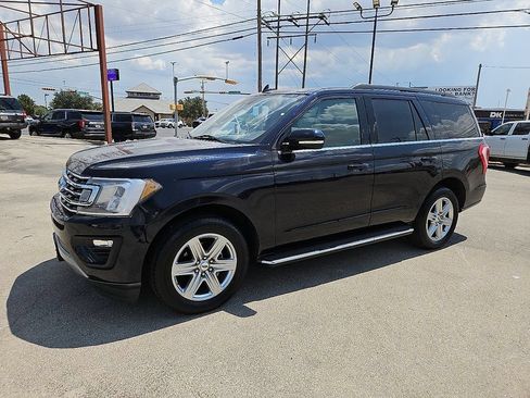 Used 2021 Ford Expedition XLT RWD image 2