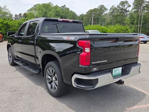 Used 2023 Chevrolet Silverado 1500 LT AWD/4WD image 9