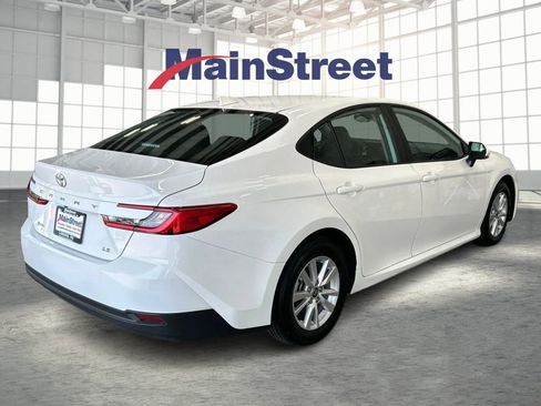 Used 2026 Toyota Camry LE FWD image 5