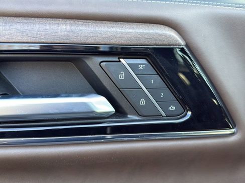 Used 2025 GMC Yukon Denali Ultimate w/ LPO, Floor Liner Package image 30