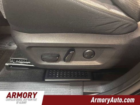 Used 2023 Nissan Rogue SV image 13