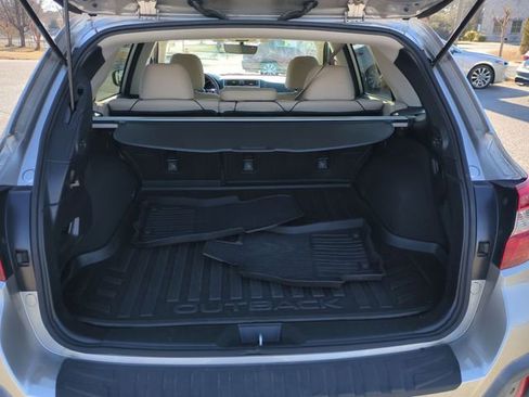 Used 2019 Subaru Outback 3.6R Limited w/ Popular Package #2 image 32