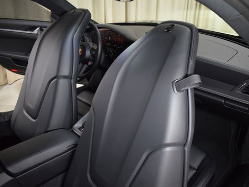 Used 2026 Porsche 911 Carrera RWD image 18
