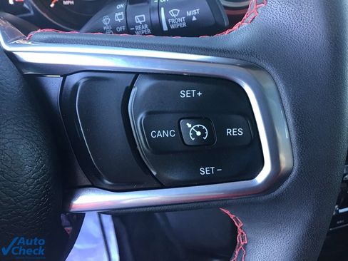 Used 2023 Jeep Wrangler Unlimited Rubicon image 32