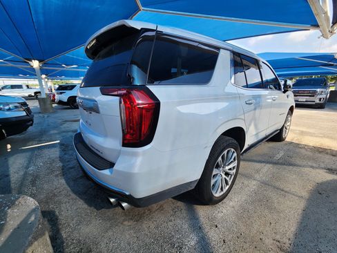 Used 2021 GMC Yukon Denali w/ Denali Premium Package AWD/4WD image 4