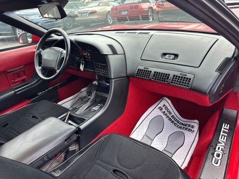 Used 1992 Chevrolet Corvette Coupe RWD image 13