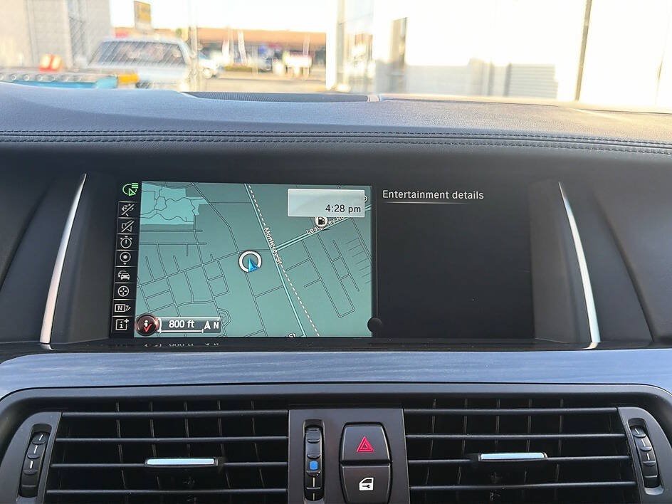Used 2015 BMW 550i Sedan RWD image 11